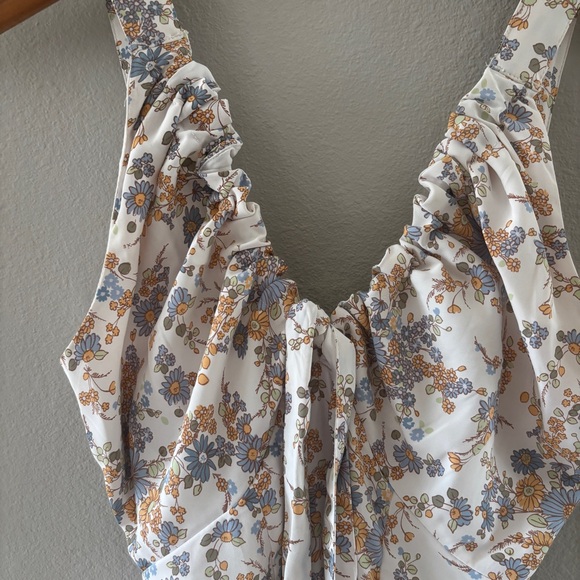 Abercrombie & Fitch Cream and Blue Floral Maxi Dress - Picture 2 of 4